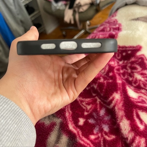 iPhone 12 Pro Max casitfy mirror case - Picture 4 of 4